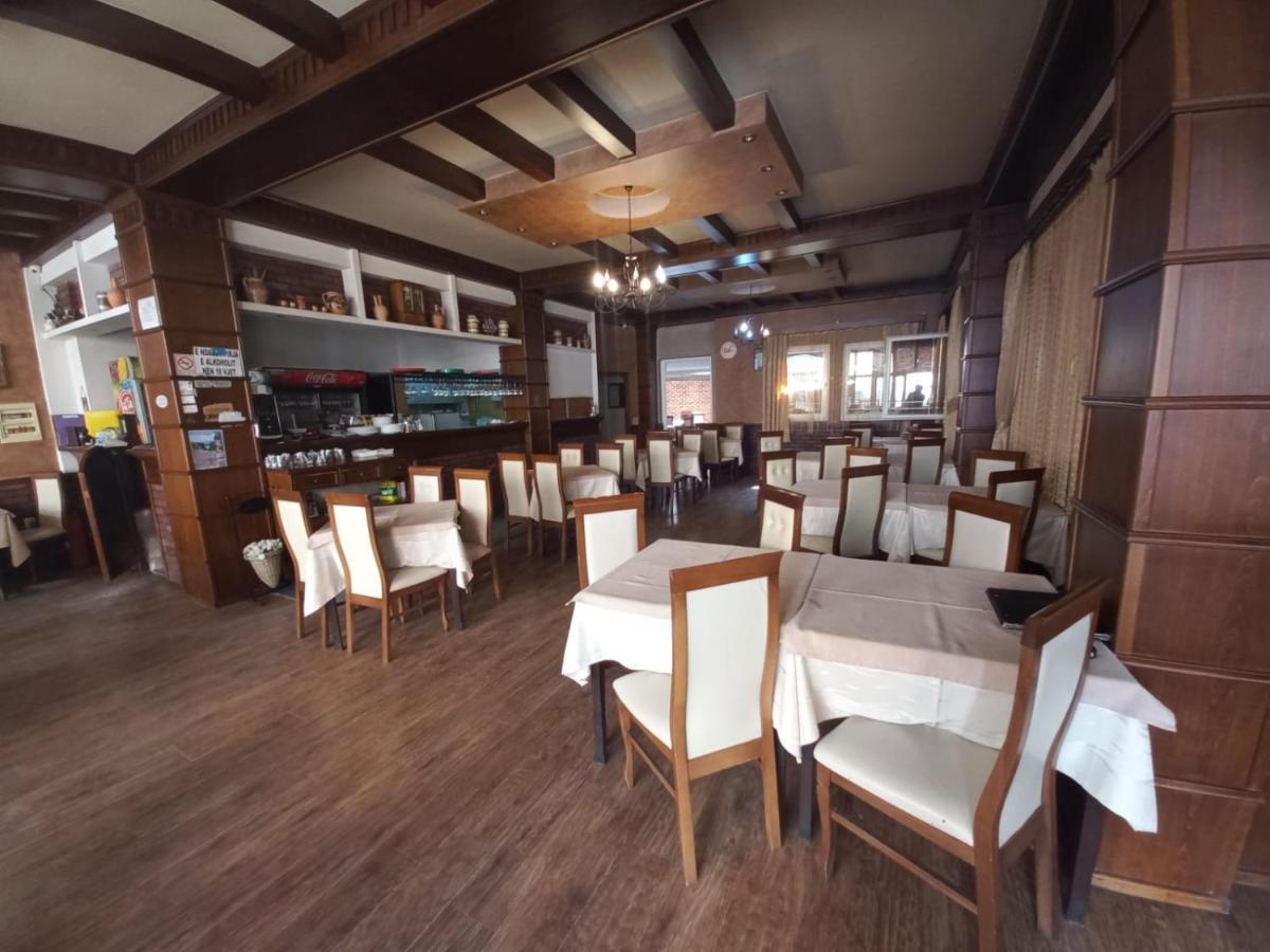Hotel Roma Струга Экстерьер фото